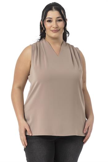 Büyük Beden Omzu Pile Detaylı V Yaka Kolsuz Vizon Bluz