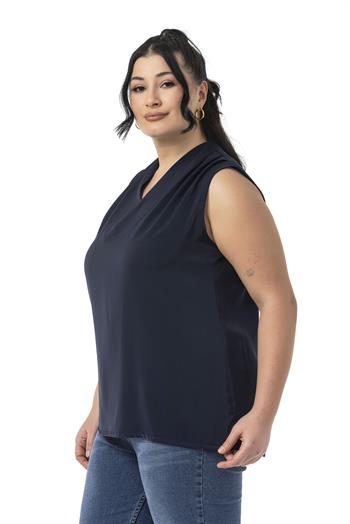 Büyük Beden Omzu Pile Detaylı V Yaka Kolsuz Lacivert Bluz
