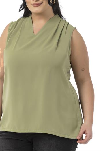 Büyük Beden Omzu Pile Detaylı V Yaka Kolsuz Fıstık Yeşili Bluz