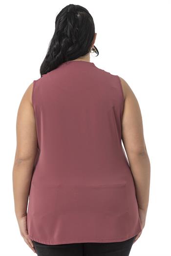 Büyük Beden Omzu Pile Detaylı V Yaka Kolsuz Gül Kurusu Bluz