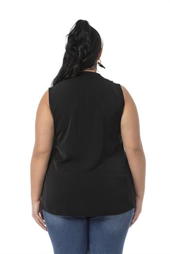 Büyük Beden Omzu Pile Detaylı V Yaka Kolsuz Siyah Bluz