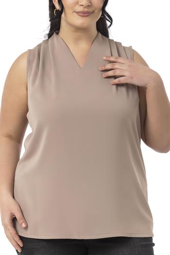 Büyük Beden Omzu Pile Detaylı V Yaka Kolsuz Vizon Bluz