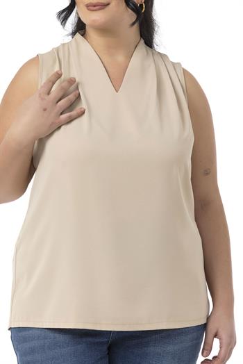 Büyük Beden Omzu Pile Detaylı V Yaka Kolsuz Bej Rengi Bluz