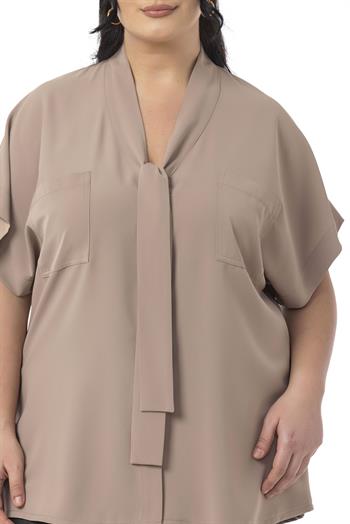 Büyük Beden Yakada Bağlama Detaylı Düşük Yarım Kollu Vizon Bluz