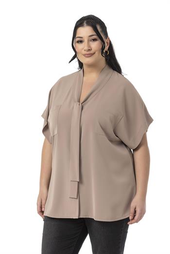 Büyük Beden Yakada Bağlama Detaylı Düşük Yarım Kollu Vizon Bluz