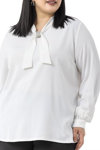 Büyük Beden Yakada Pırıltı Detaylı Manşetli Beyaz Bluz
