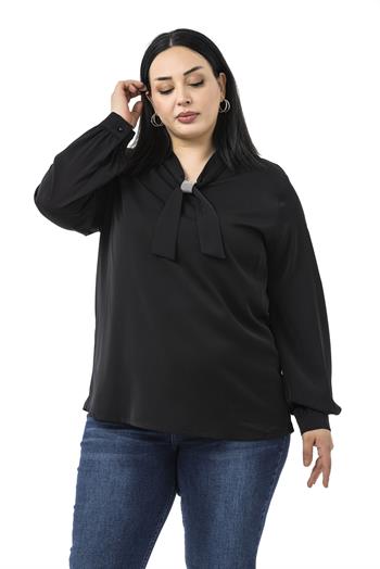 Büyük Beden Yakada Pırıltı Detaylı Manşetli Siyah Bluz