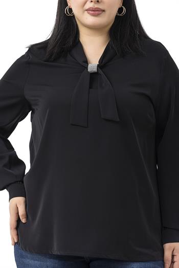 Büyük Beden Yakada Pırıltı Detaylı Manşetli Siyah Bluz
