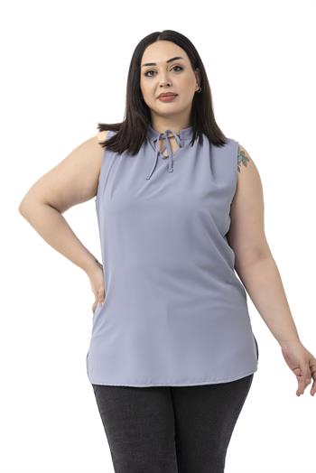 Büyük Beden Yakası Bağlamalı Dik Yaka Yanı Yırtmaçlı Dökümlü Kolsuz Gri Bluz