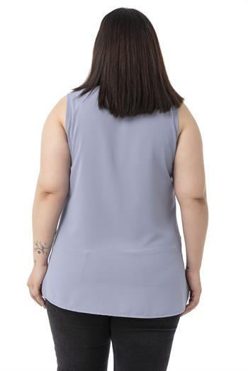 Büyük Beden Yakası Bağlamalı Dik Yaka Yanı Yırtmaçlı Dökümlü Kolsuz Gri Bluz