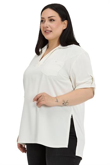 Büyük Beden Yakası Düğme ve Pat Detaylı Kolu Apoletli Ekru Bluz