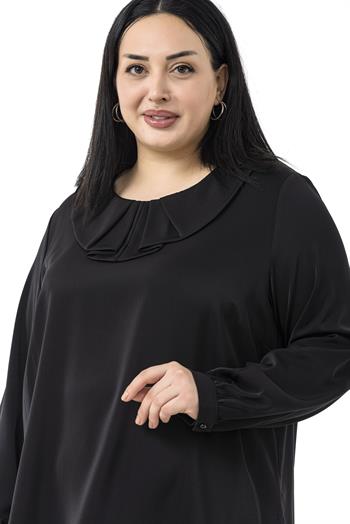 Büyük Beden Yakası Pileli Yanları Yırtmaçlı Siyah Bluz