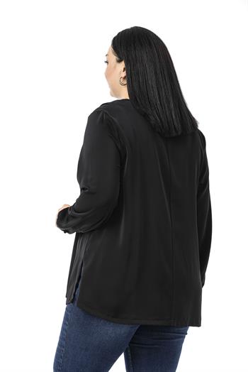 Büyük Beden Yakası Pileli Yanları Yırtmaçlı Siyah Bluz
