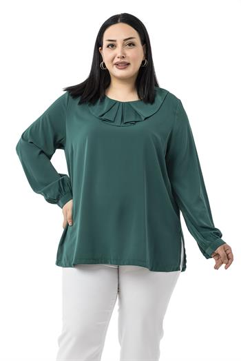 Büyük Beden Yakası Pileli Yanları Yırtmaçlı Zümrüt Yeşili Bluz