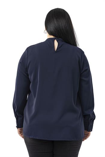 Büyük Beden Yakası Tek Kat Volanlı Manşetli Lacivert Bluz