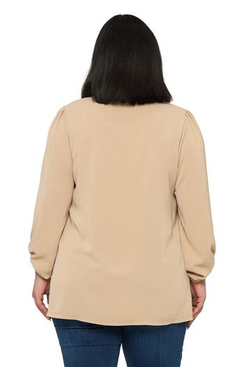 Büyük Beden Yuvarlak Yaka Truvakar Büzgülü Kollu Rahat Kesim Bej Rengi Bluz