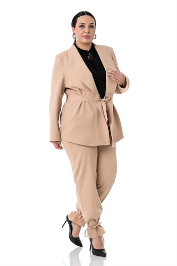 Büyük Beden Bağlama Detaylı Ceket Pantolon Bej Rengi Takım