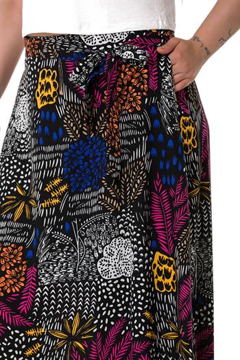 Büyük Beden Beli Arkadan Lastikli Kloş Cepli Kuşaklı Uzun Siyah Etek