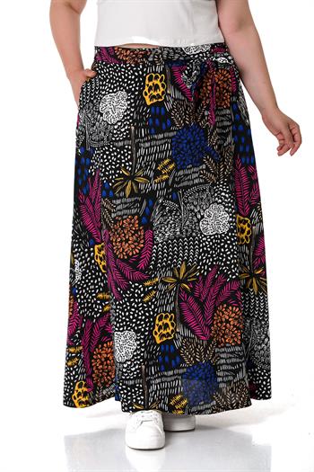 Büyük Beden Beli Arkadan Lastikli Kloş Cepli Kuşaklı Uzun Siyah Etek