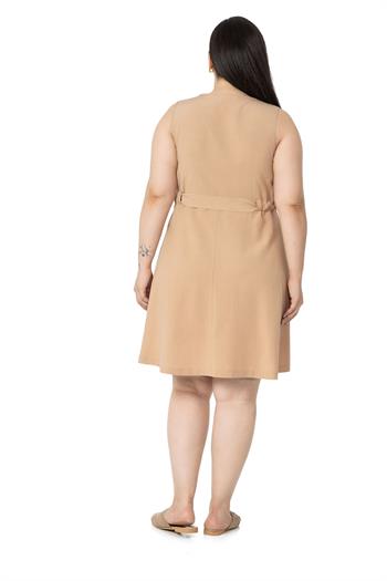 Büyük Beden Beli Tünelli Kolsuz Bej Rengi Elbise