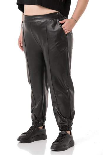 Büyük Beden Beli ve Paçası Lastikli Cepli Siyah Deri Pantolon