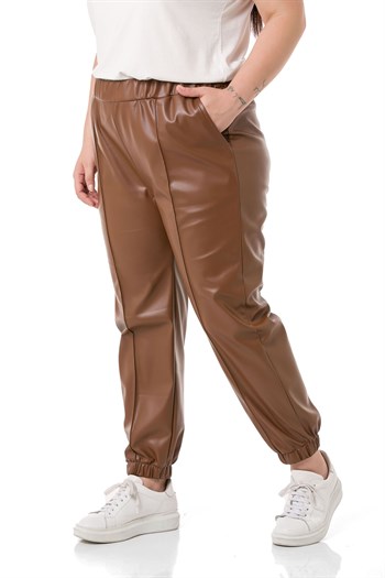 Büyük Beden Beli ve Paçası Lastikli Cepli Kahverengi Deri Pantolon