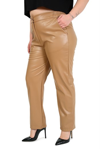 Büyük Beden Beli Yanlardan Lastikli Cepli Bej Rengi Deri Pantolon