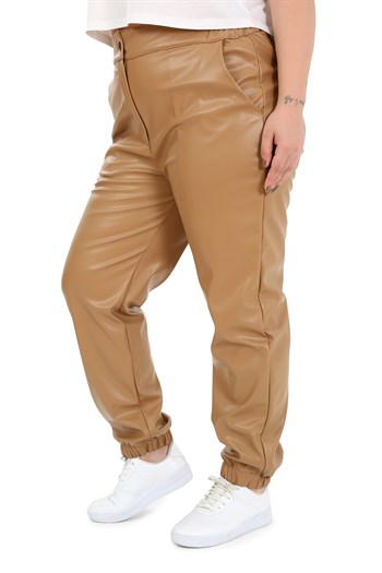 Büyük Beden Beli YanlardanLastikli Cepli Paçası Lastikli Bej Rengi Deri Pantolon