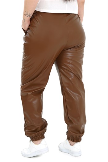 Büyük Beden Beli YanlardanLastikli Cepli Paçası Lastikli Kahverengi Deri Pantolon