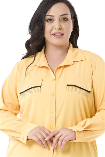 Büyük Beden Cepleri Zincir Detaylı Yanı Yırtmaçlı Sarı Gömlek