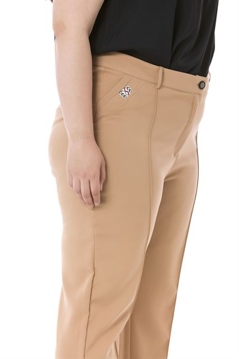 Plus Size Skinny Leg Ribbed Stitched Camel Trousers with Slits and Zippers
