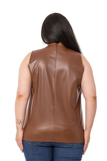 Büyük Beden Dik Yaka Kolsuz Deri Taba Bluz