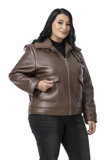 Büyük Beden İçi Kürklü Fermuarlı Yakası Toka Detaylı Kahverengi Deri Mont