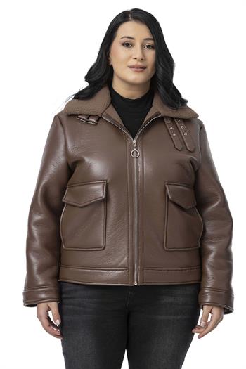 Büyük Beden İçi Kürklü Fermuarlı Yakası Toka Detaylı Kahverengi Deri Mont