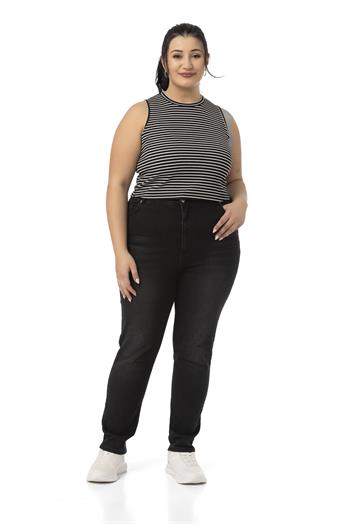 Büyük Beden İnce Çizgili Kısa Siyah Body