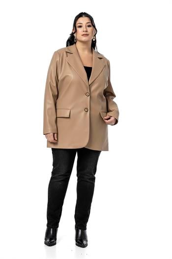 Büyük Beden Kapaklı Cepli Düğmeli Astarlı Bej Rengi Suni Deri Ceket