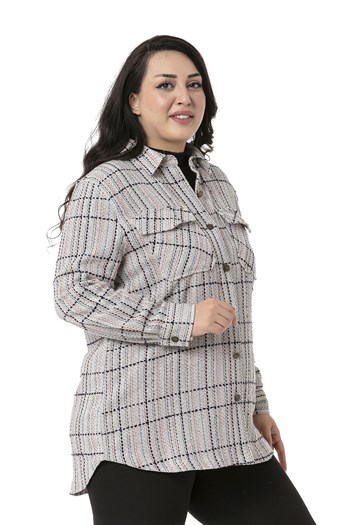 Büyük Beden Kapaklı Cepli Manşetli Ekru Lacivert Gömlek