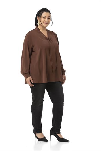 Büyük Beden Kravat Yaka D Toka Detaylı Kahverengi Bluz