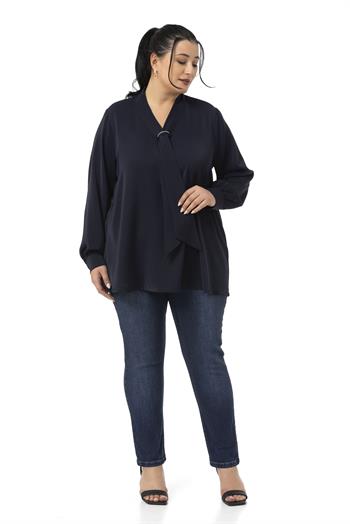 Büyük Beden Kravat Yaka D Toka Detaylı Lacivert Bluz