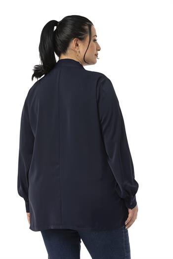 Büyük Beden Kravat Yaka D Toka Detaylı Lacivert Bluz