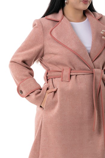 Büyük Beden Mono Yaka Biye Detaylı Yandan Cepli Kuşaklı Astarsız Pembe Kaban