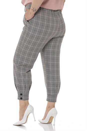 Büyük Beden Paça Detaylı Beli Arkadan Lastikli Siyah Pembe Kareli Pantolon