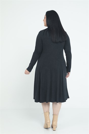 Büyük Beden V Yaka Yün Viskon Midi Siyah Kloş Elbise
