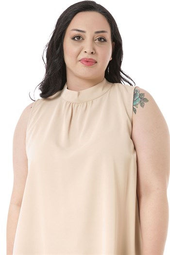 Büyük Beden Yakası Arkadan Düğmeli Dik Yaka Dökümlü Kolsuz Bej Rengi Bluz