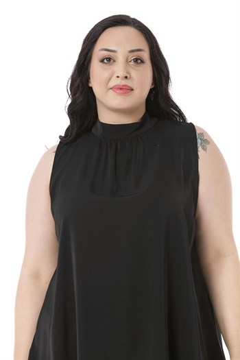 Büyük Beden Yakası Arkadan Düğmeli Dik Yaka Dökümlü Kolsuz Siyah Bluz