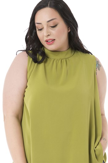 Plus Size Sleeveless Green Blouse with Buttoned Back Collar and High Collar