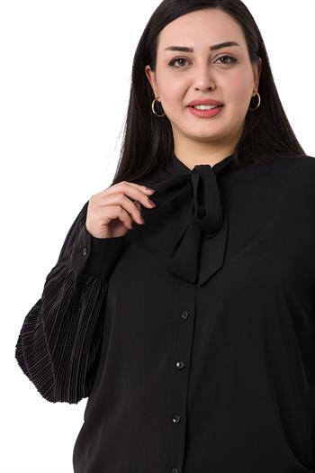 Büyük Beden Yakası Bağlama Detaylı Kolları Kraşlı Siyah Gömlek