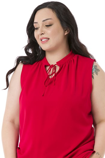 Plus Size Sleeveless Red Blouse with Tie-Down Collar High Collar and Side Slits