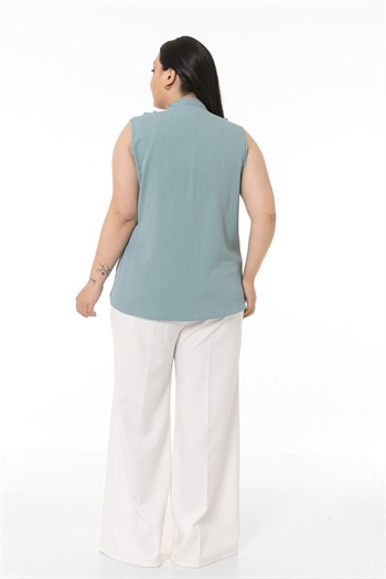 Büyük Beden Yakası İki Kat Volanlı Düğmeli Kolsuz Mint Rengi Gömlek