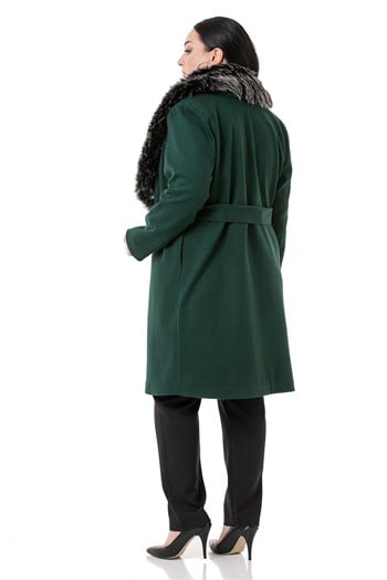 Büyük Beden Yakası Kürklü Yandan Cepli Kuşaklı Astarlı Zümrüt Yeşili Kaşe Kaban